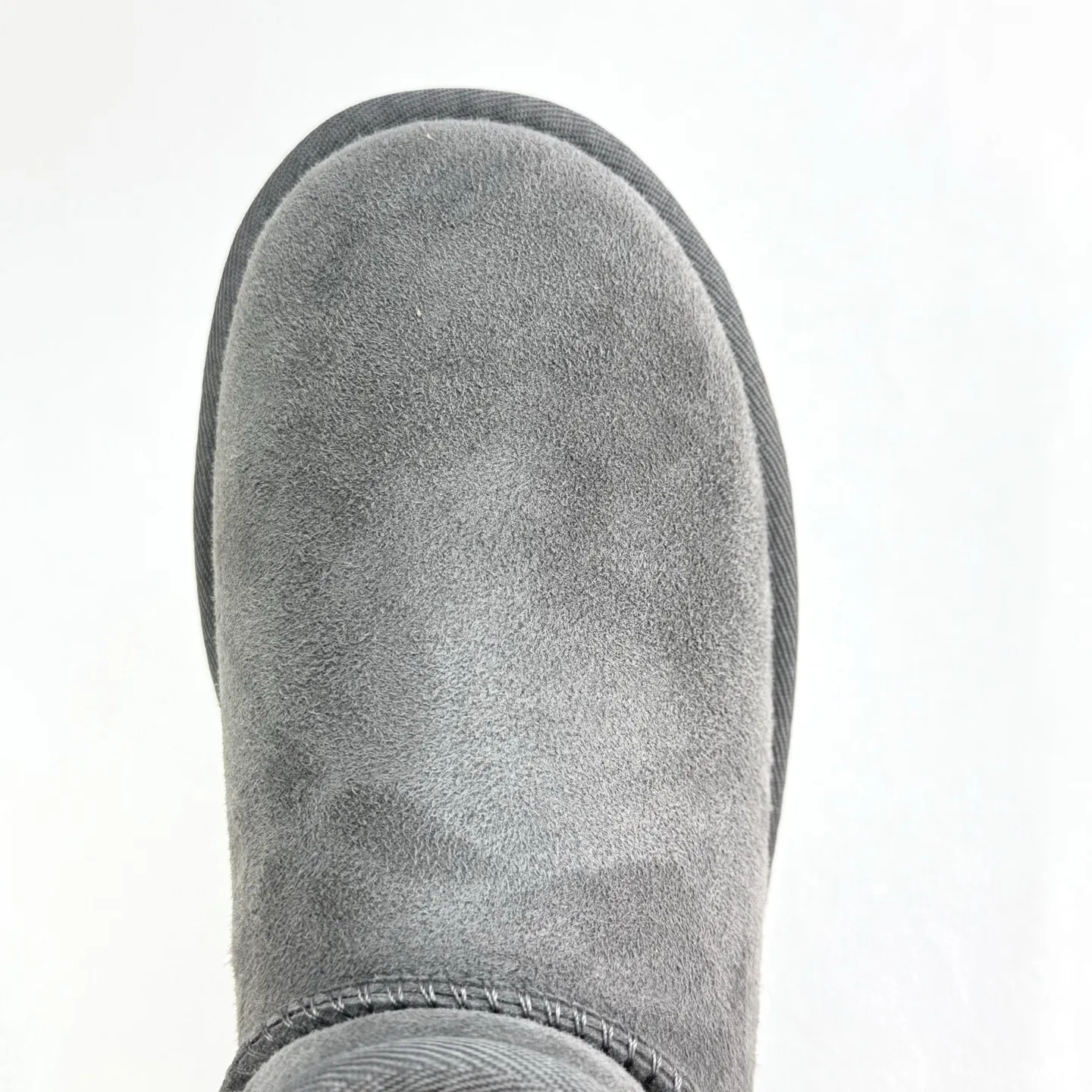 Self-pickup 💰440 Zhou Dongyu mini three-centimeter series snow boots/maroon gray black antelope brown carefully selected Longfeng sheep fur, fine texture, skin-friendly and breathable. The shoe collar is designed with simple tailoring. Easy to put on and take off. Fashionable personality. Comfortable Treadlite by ugg light wing EVA outsole. Comfortable cushioning. Size: 35 36 37 38 39 40